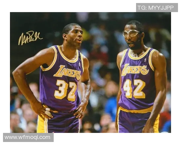 魔术师约翰逊引领湖人队重返辉煌之路的传奇故事 魔术师约翰逊引领湖人队重返辉煌之路的传奇故事